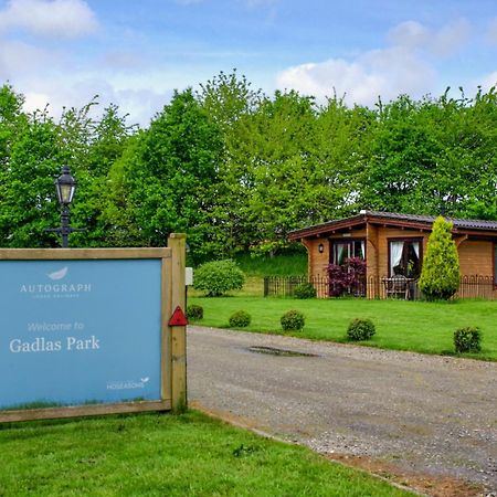 Gadlas Park Holiday Cabins Ellesmere Exterior photo