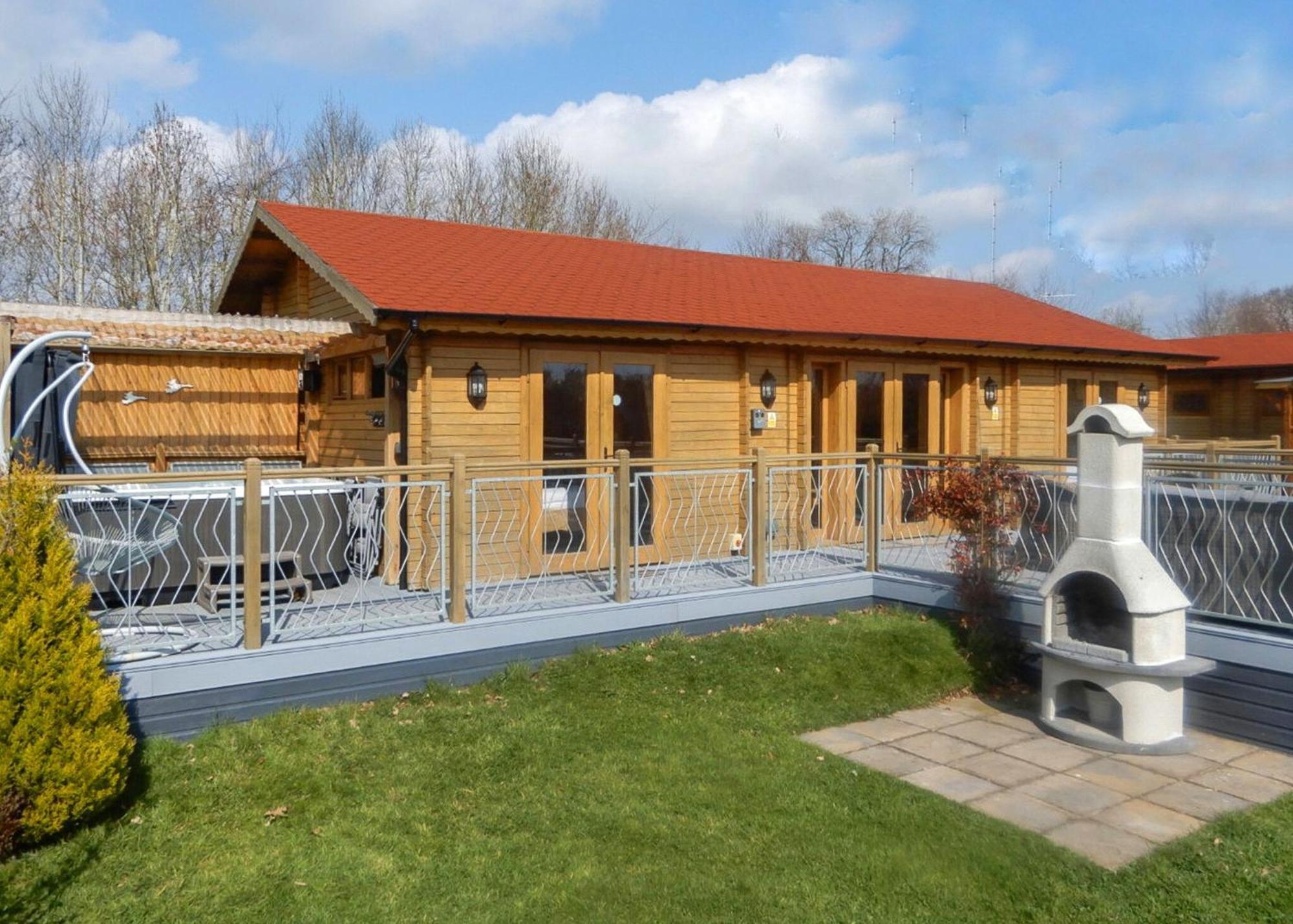 Gadlas Park Holiday Cabins Ellesmere Exterior photo