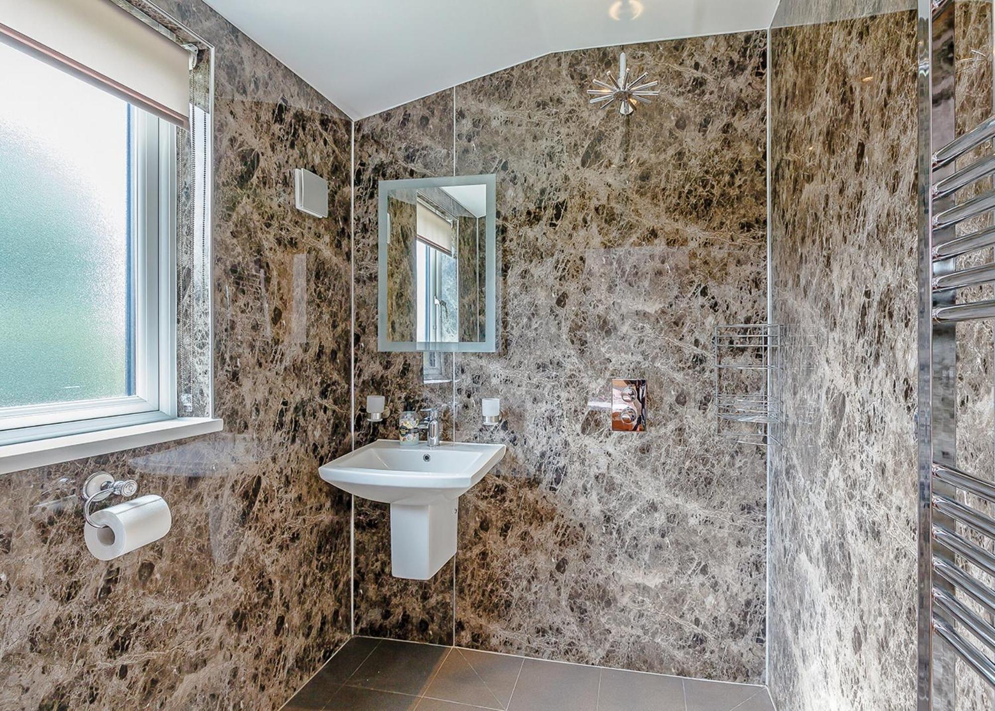 Gadlas Park Holiday Cabins Ellesmere Room photo