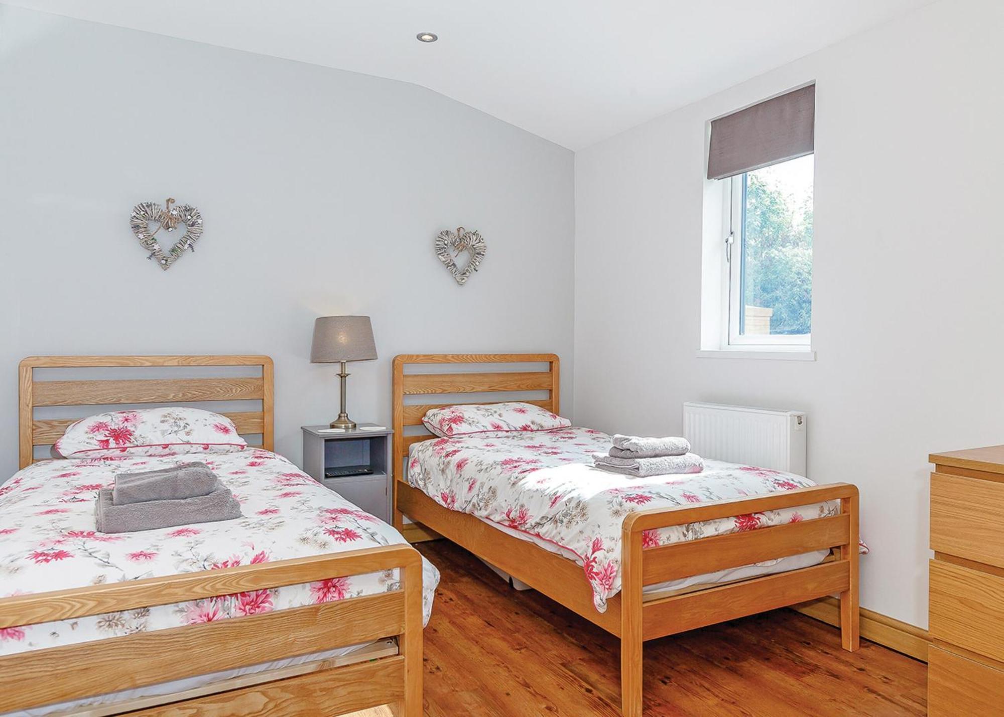 Gadlas Park Holiday Cabins Ellesmere Room photo