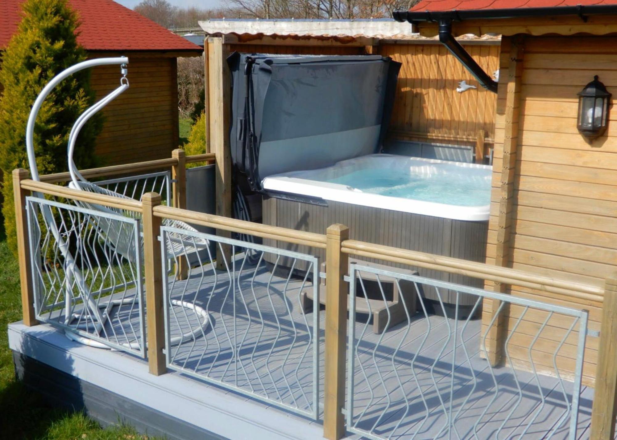 Gadlas Park Holiday Cabins Ellesmere Exterior photo
